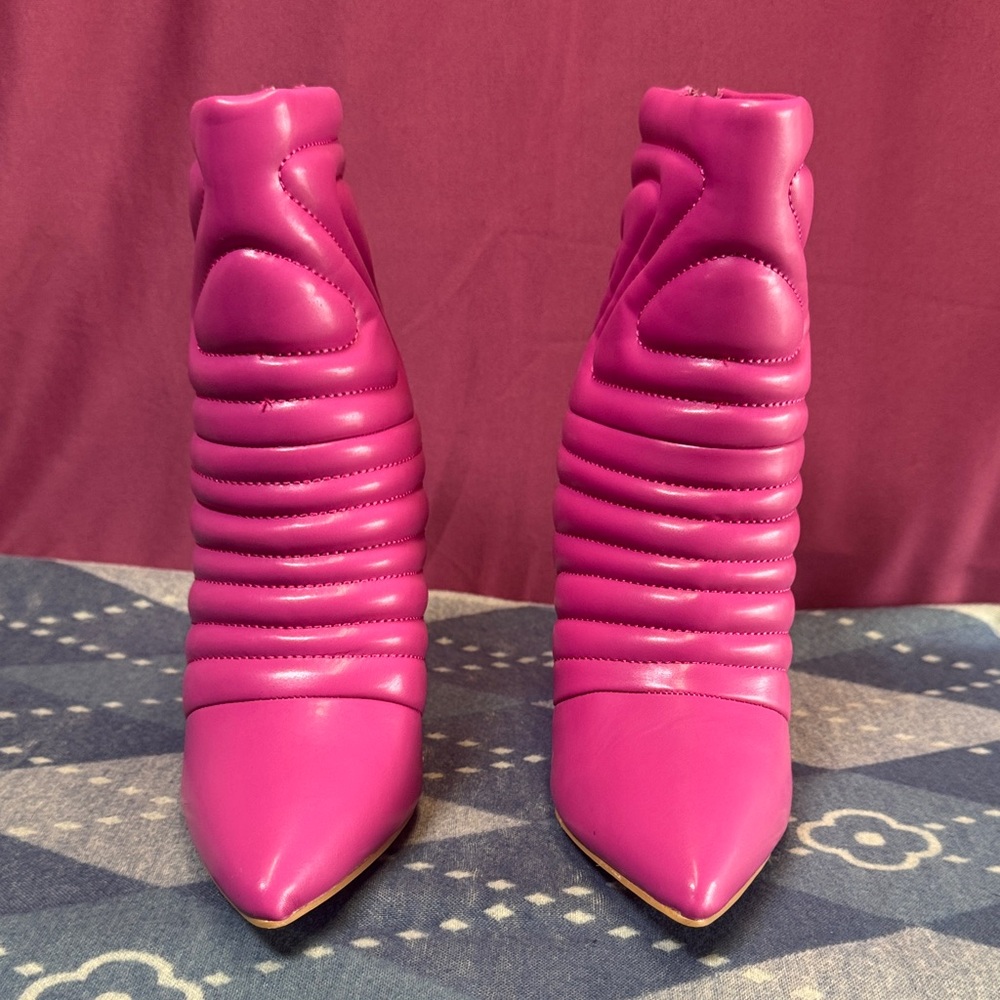 Glaze Fuchsia Pink Quilted Pointed-Toe Heeled Boots